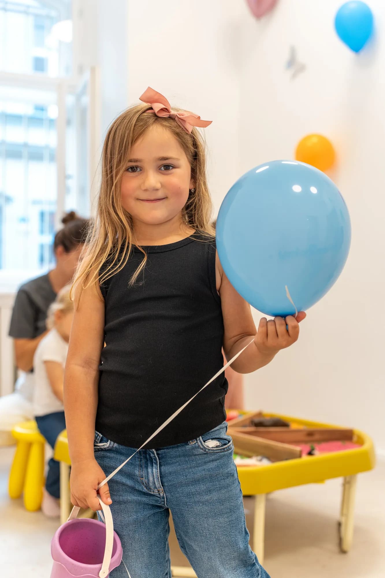 Dítě tvoří v place2play