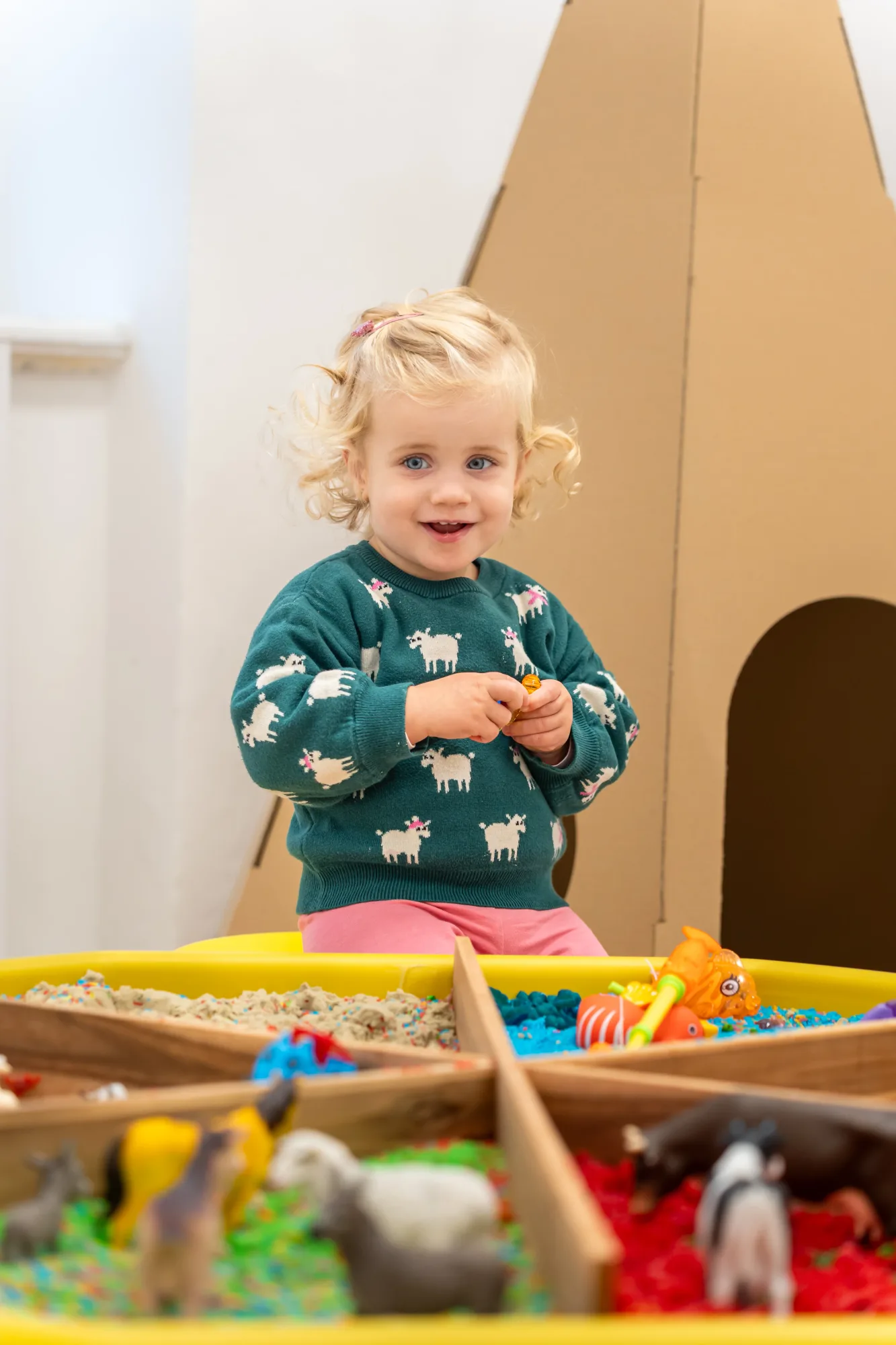 Messy play — barevné tvoření
